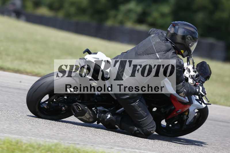 /44 09.08.2025 Plüss Moto Sport ADR/Einsteiger/unklar backside
